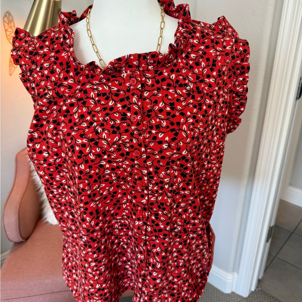 Chic Red Floral Sleeveless Blouse